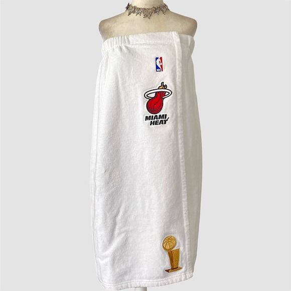 Miami Heat 2006 NBA Champions Wrap Towel Limited Edition GWraps Locker Room - Picture 1 of 7